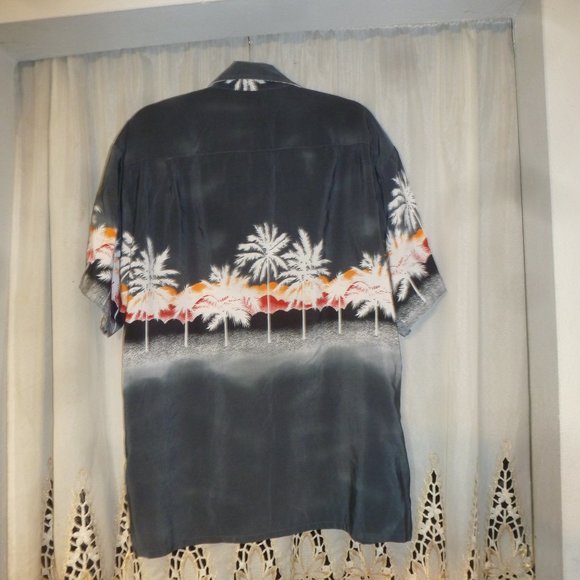 - Summer sale- KENNINGTON LTD men's palm tree-print HAWAIIAN Shirt./ XL - Picture 4 of 9